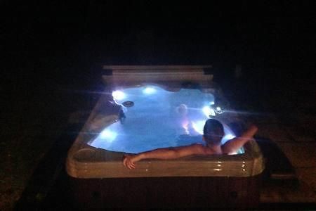 Forest Sweet Retreat Hot Tub & Wood Fired Sauna Ucluelet Esterno foto